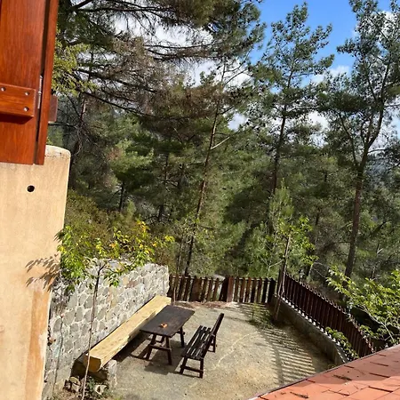 Kardama Hideaway