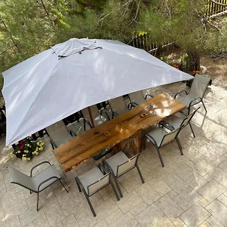 Kardama Hideaway