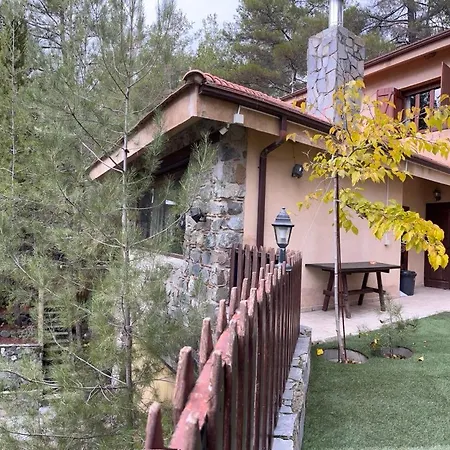 Kardama Hideaway Lodge