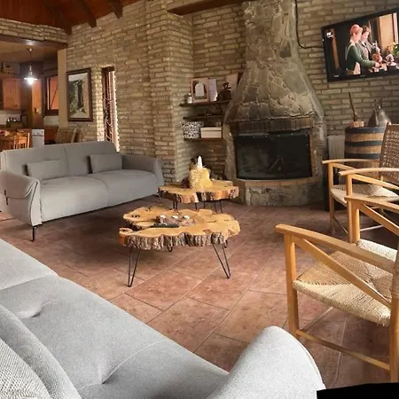 Kardama Hideaway * Kato Amiandos