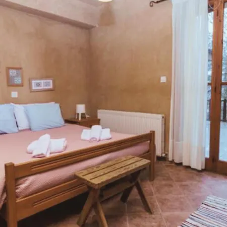Kardama Hideaway אכסניה
