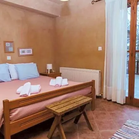 Kardama Hideaway אכסניה Kato Amiandos