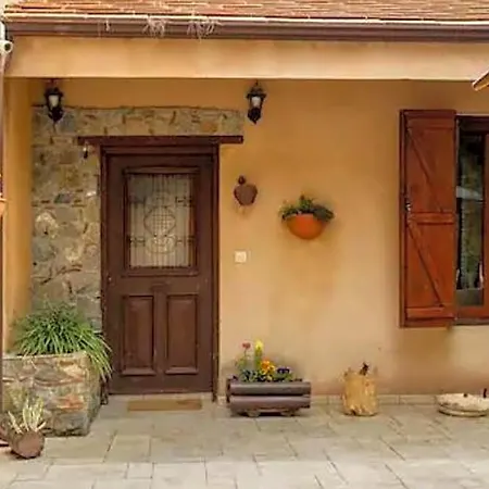 Kardama Hideaway *