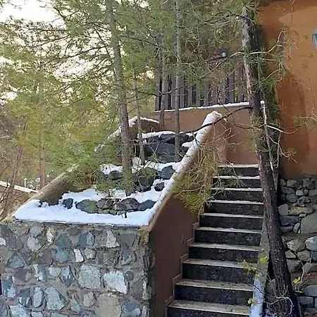 Kardama Hideaway