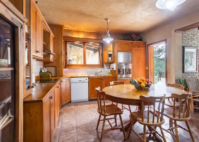 Kardama Hideaway * Kato Amiandos